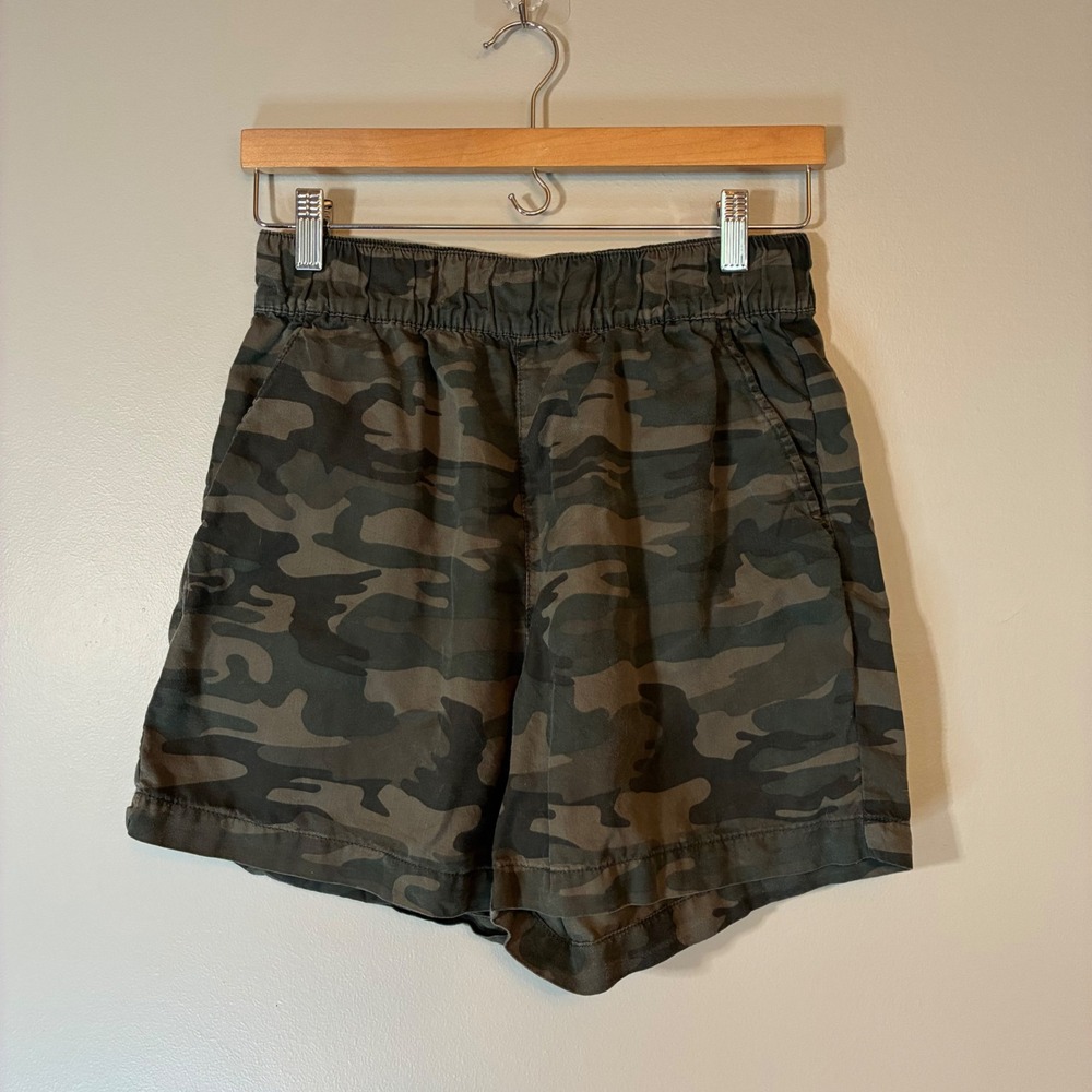 Social Standard by Sanctuary Camo Shorts Green Brown Lyocell Elastic Waist Small
